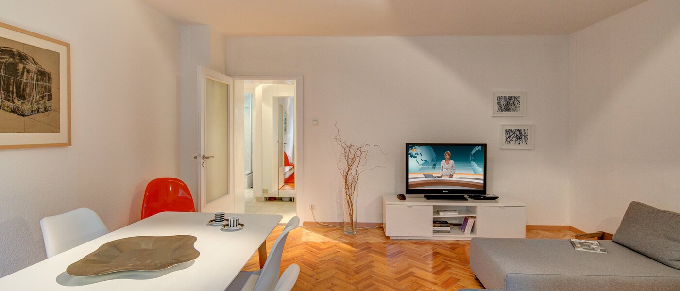 apartment München Schwabing (links der Leopoldstraße) 05 living room 9173