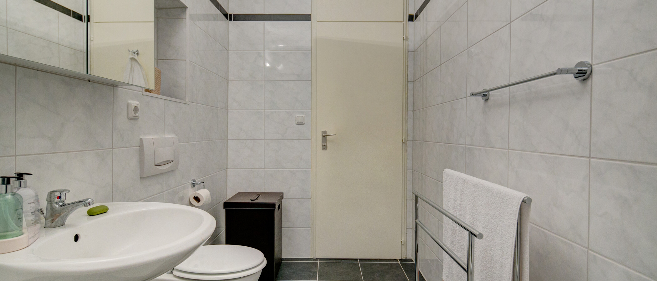 apartment München Bogenhausen 02 bathroom 9178