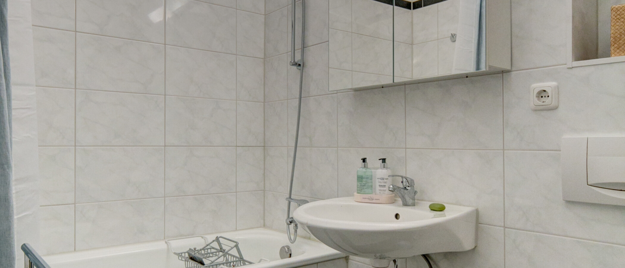 apartment München Bogenhausen 03 bathroom 9178