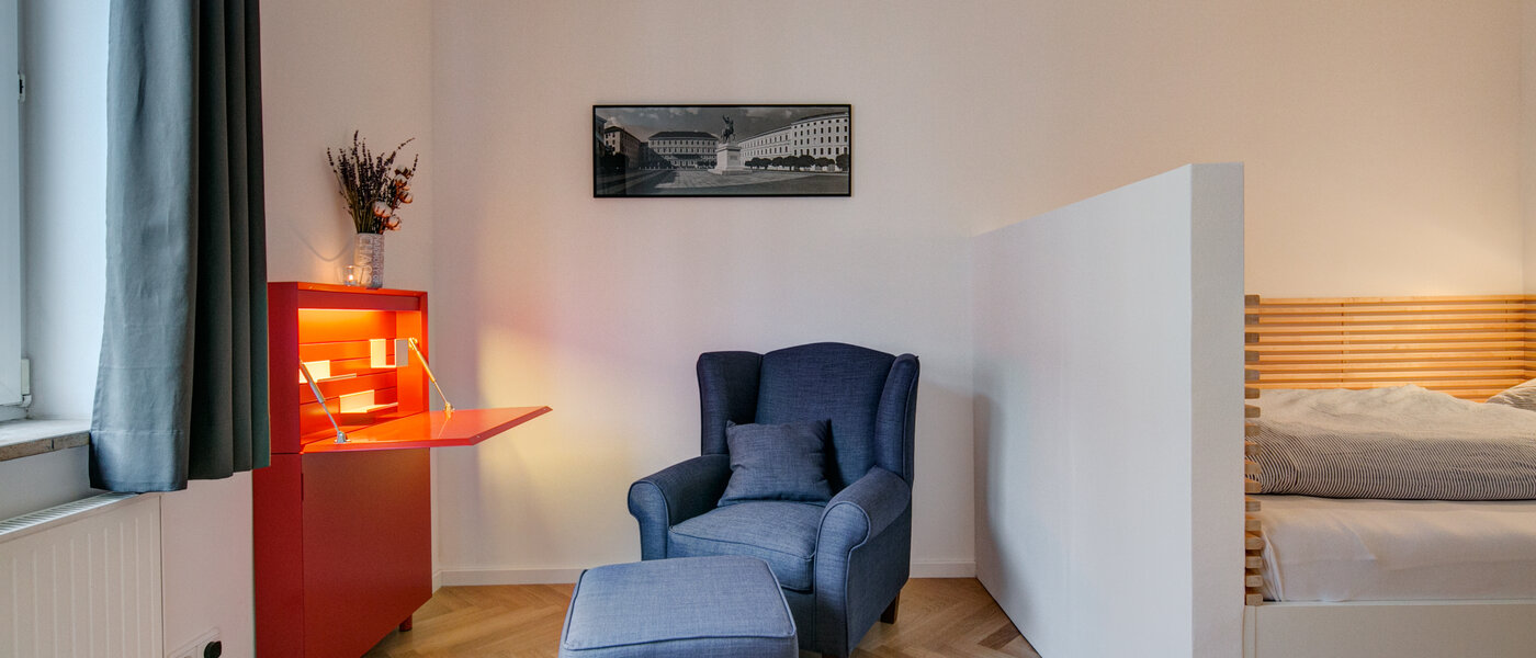 apartment München Glockenbachviertel 02 living room 9181