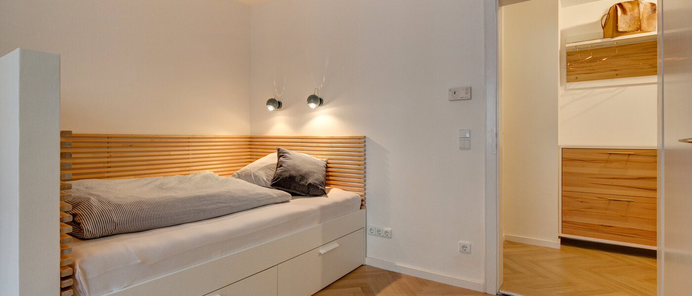 apartment München Glockenbachviertel 02 sleeping area 9181