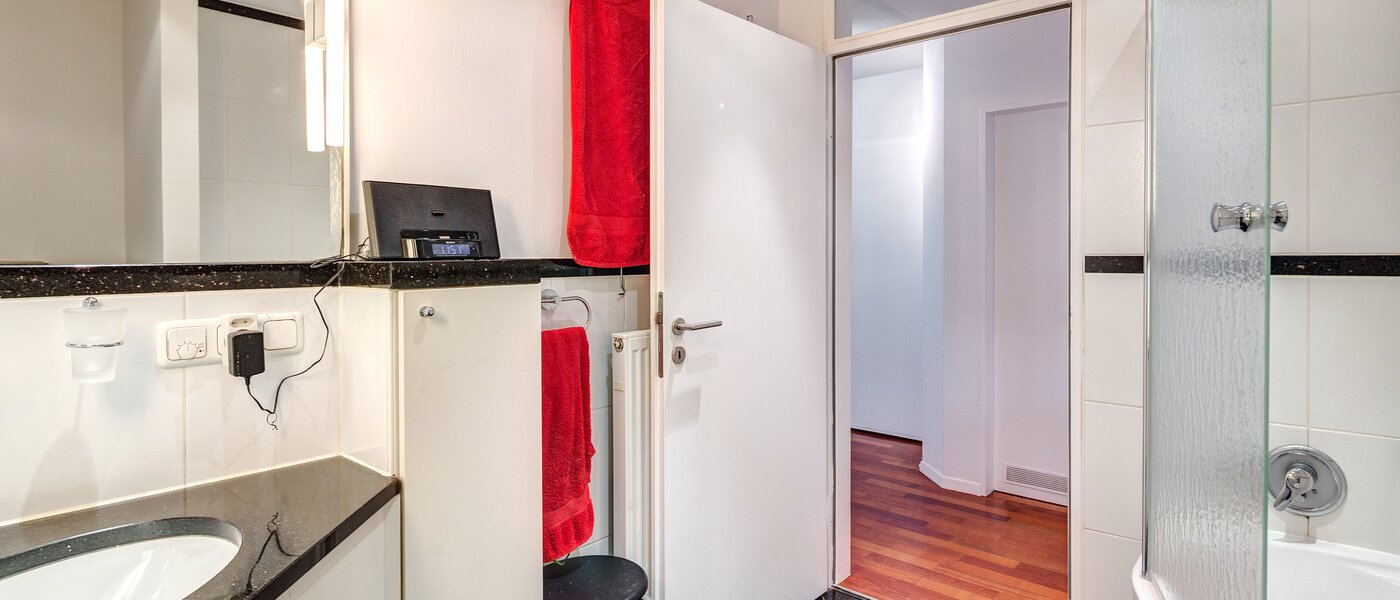 apartment München Schwabing-West 02 bathroom 9187