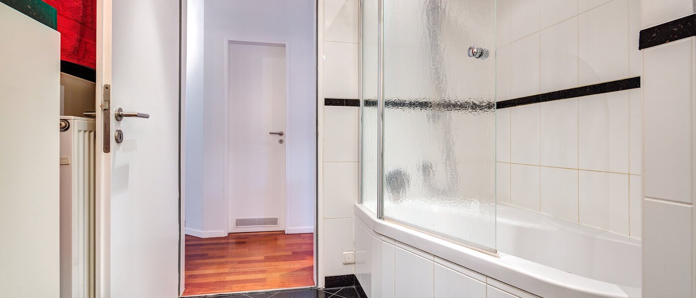 apartment München Schwabing-West 03 bathroom 9187