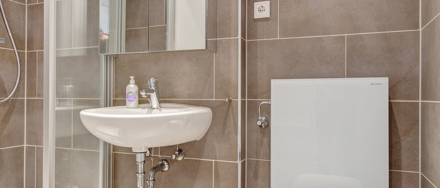 apartment München Olympiadorf 02 bathroom 9195