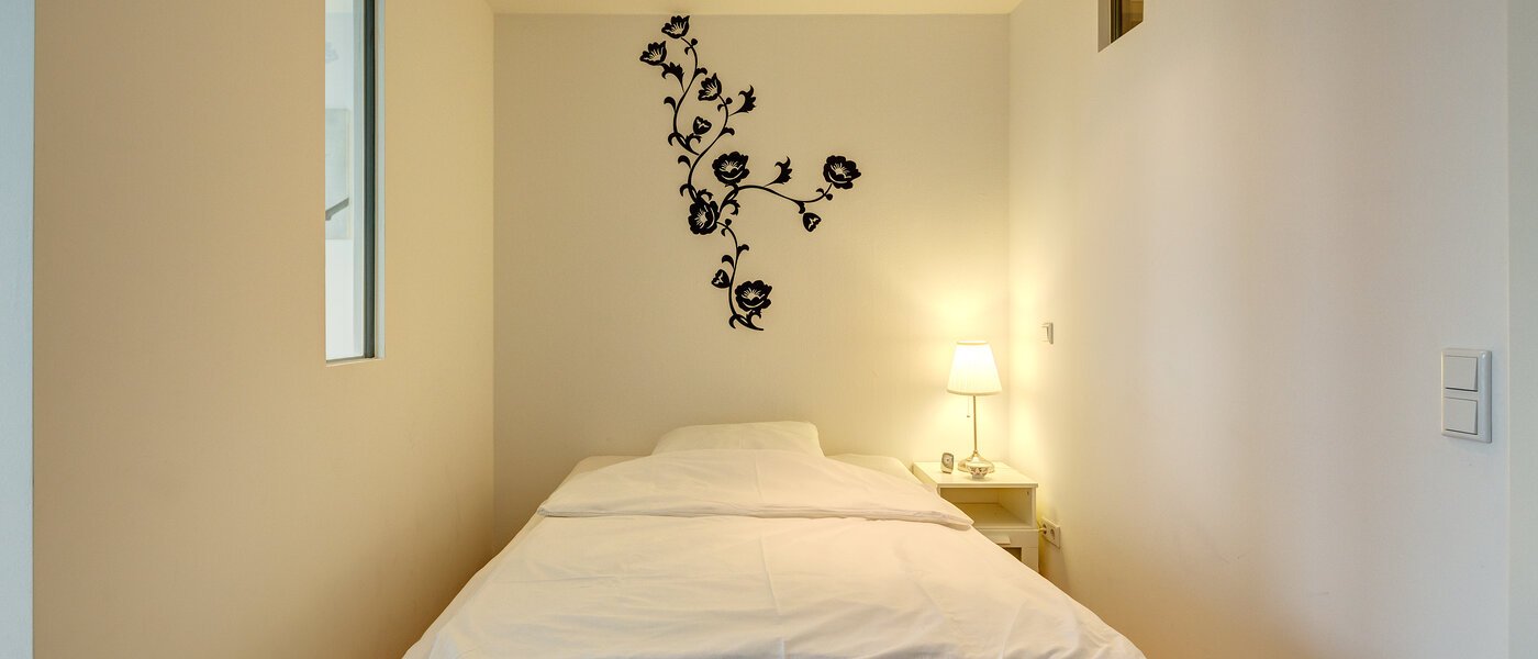 apartment München Olympiadorf 02 sleeping area 9195