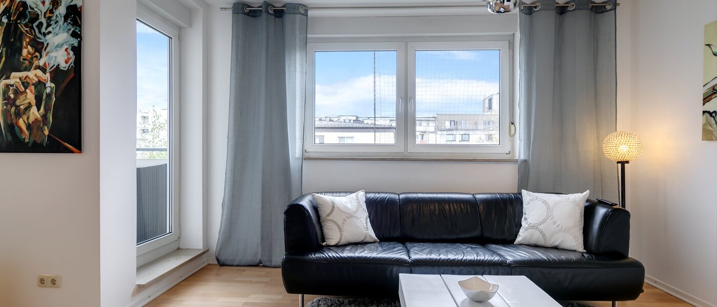 apartment München Schwabing-West (rund um den Hohenzollernplatz) 02 living room 9209