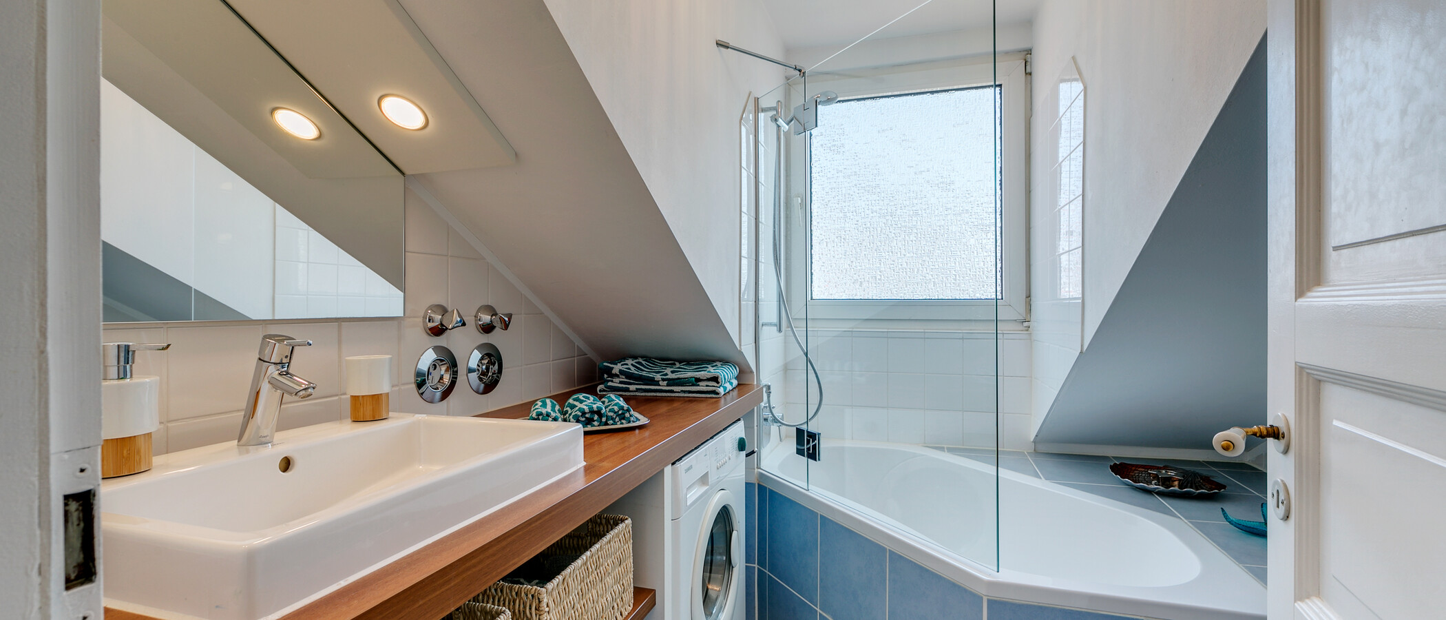 roof terrace apartment München Sendling-Westpark 01 bathroom 9220
