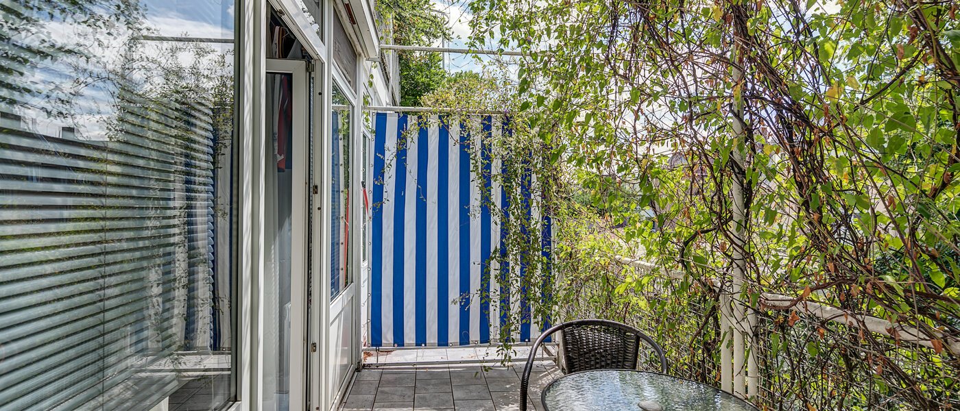 studio München Schwabing 02 balcony 9272