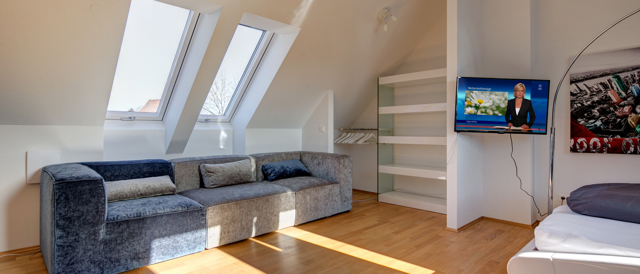 attic apartment München Obermenzing 02 living room 9287