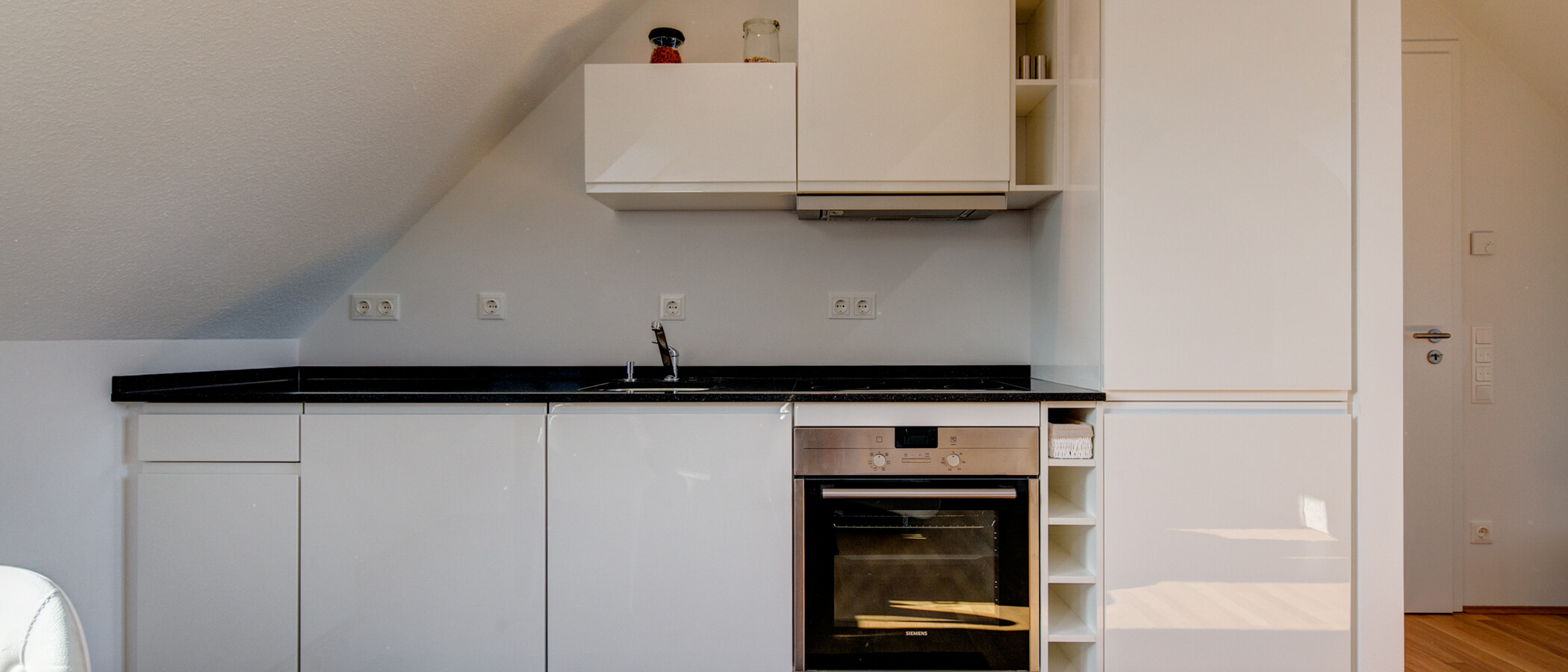 attic apartment München Obermenzing 01 kitchen 9287