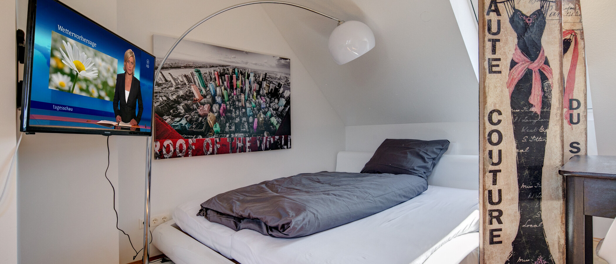 attic apartment München Obermenzing 01 sleeping area 9287