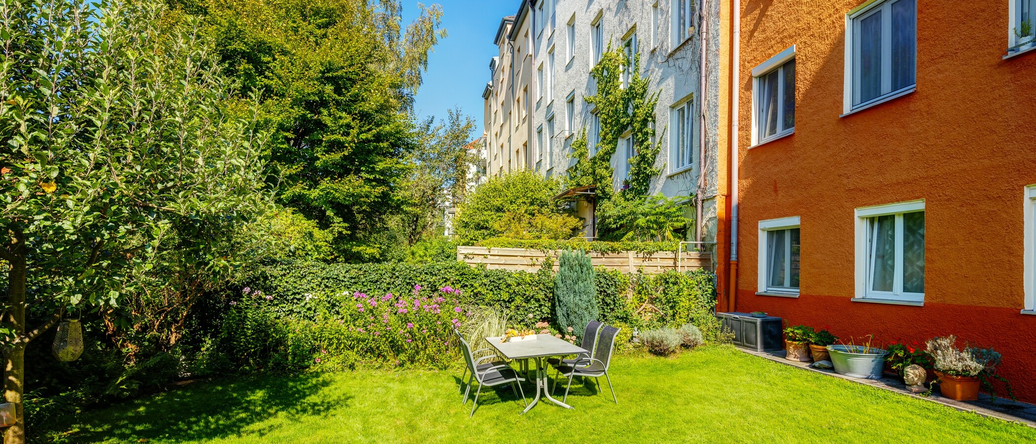 apartment München Thalkirchen 01 communal garden 9295