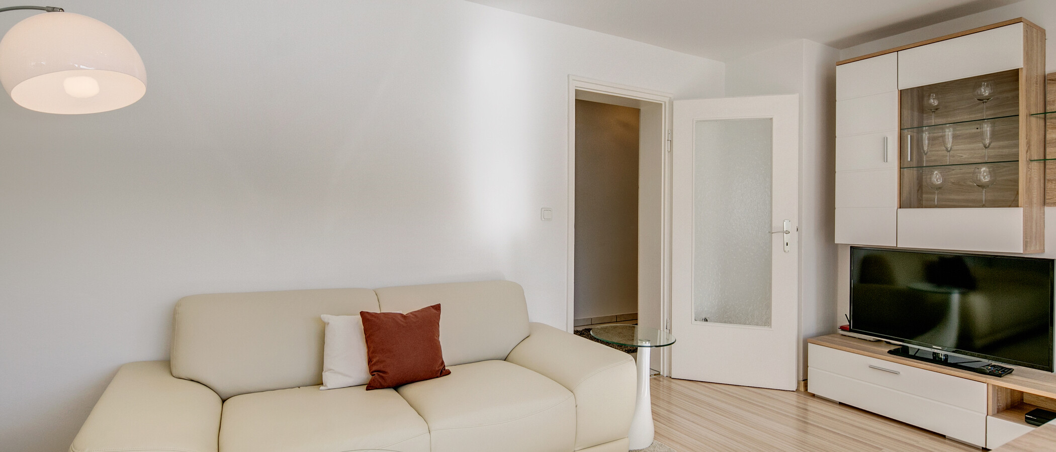 apartment München Untermenzing 03 living room 9300