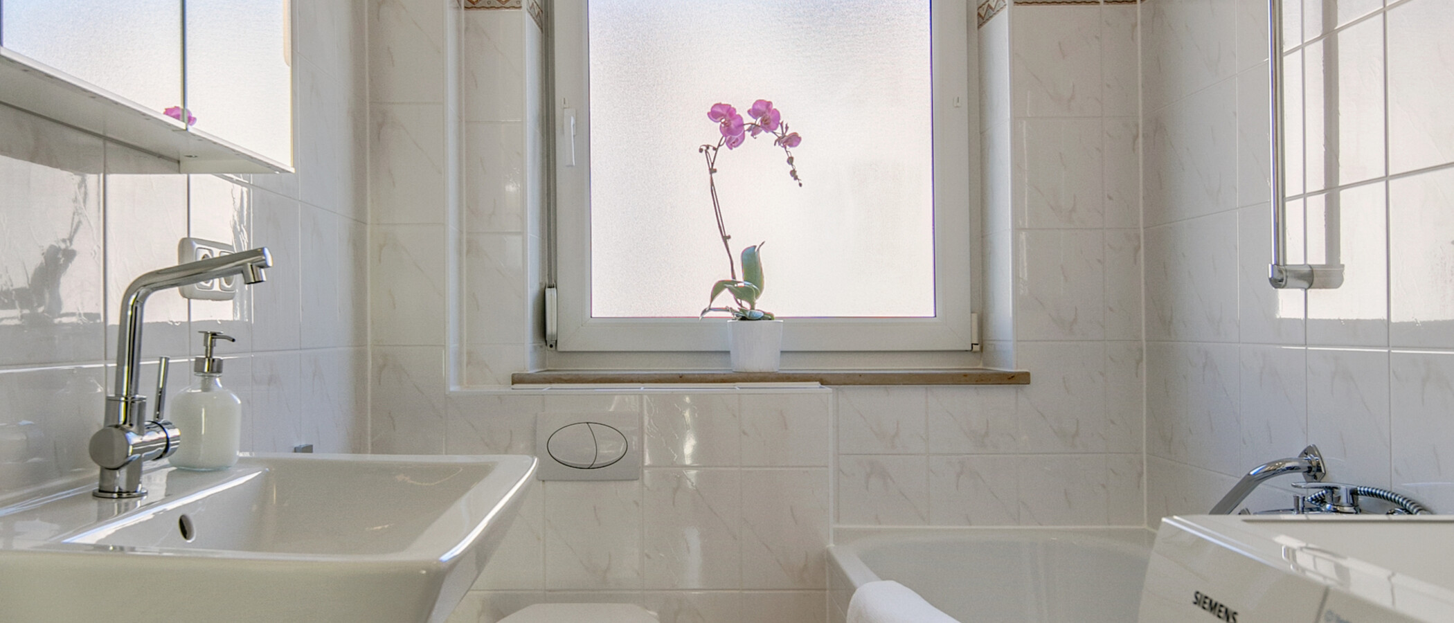 apartment München Untermenzing 01 bathroom 9300