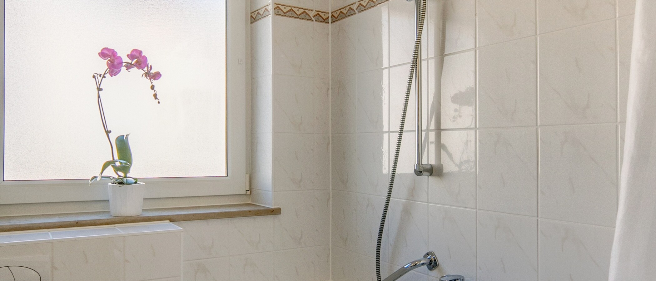apartment München Untermenzing 02 bathroom 9300