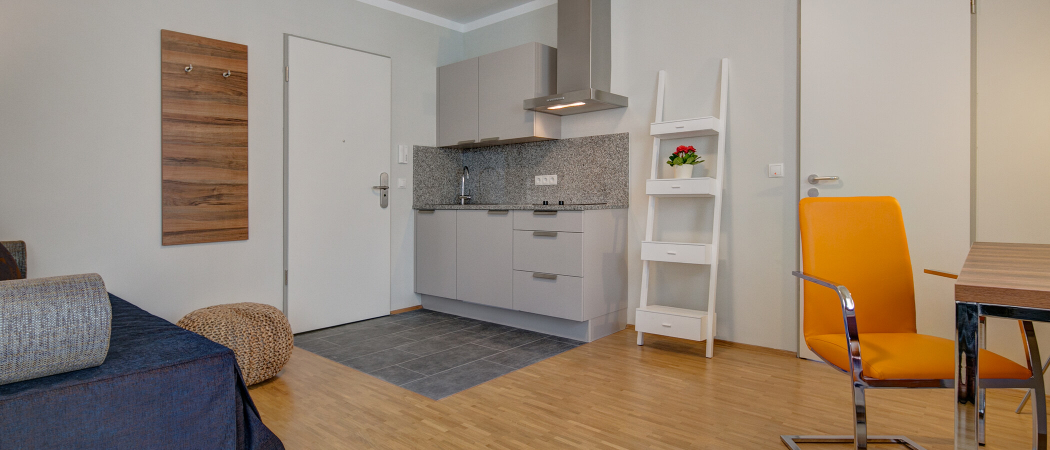 apartment Ismaning 04 living room 9322