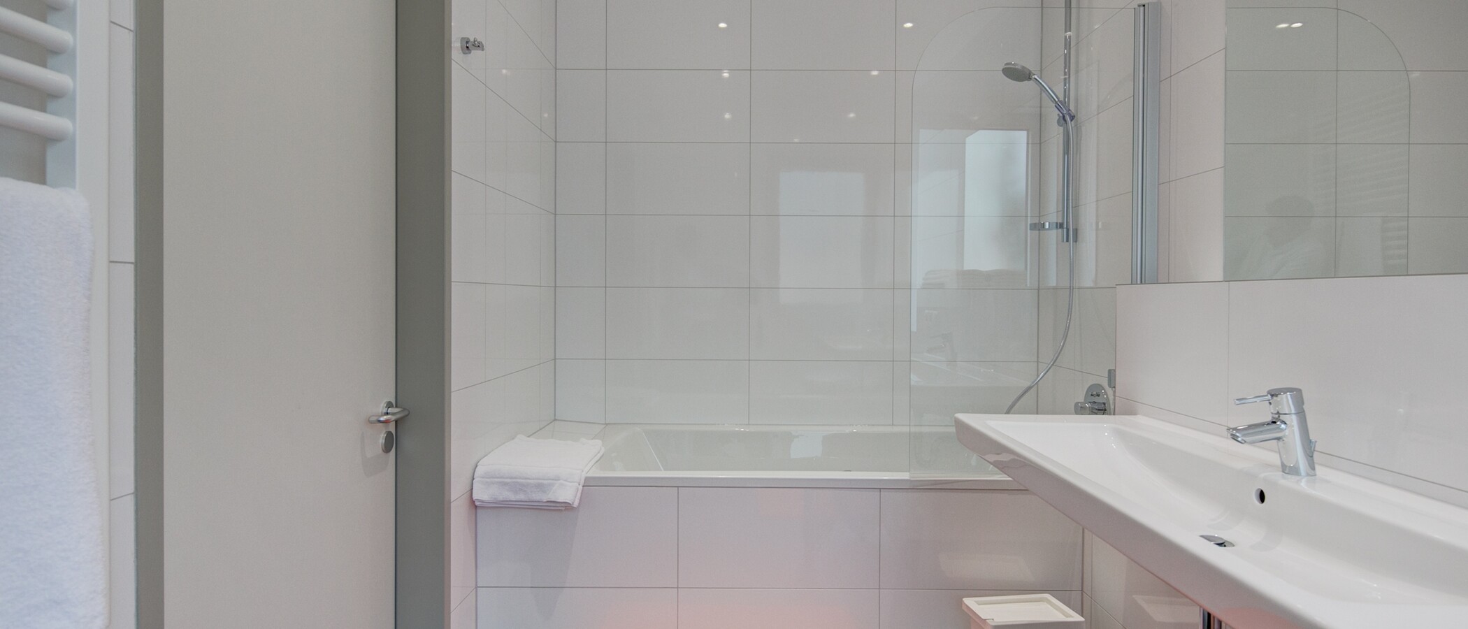 apartment Ismaning 01 bathroom 9326