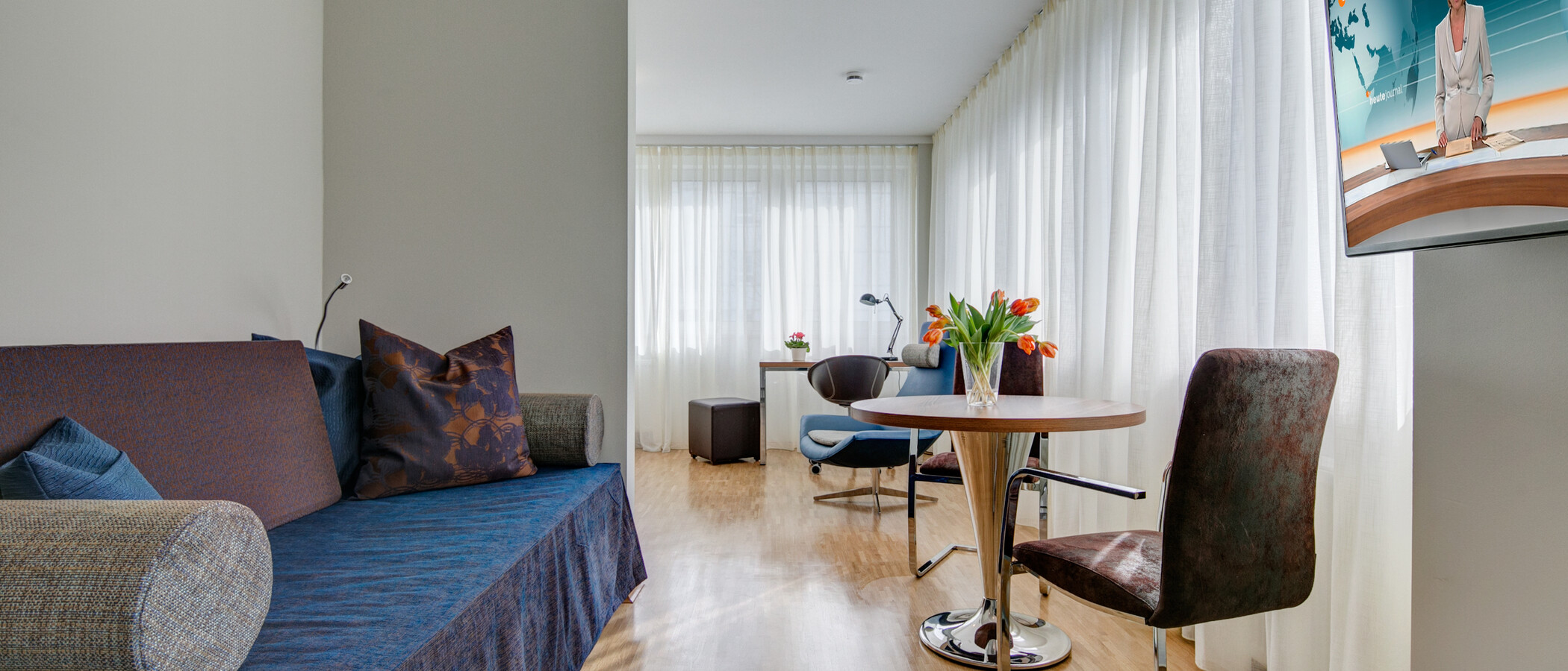 apartment Ismaning 01 living room 9327