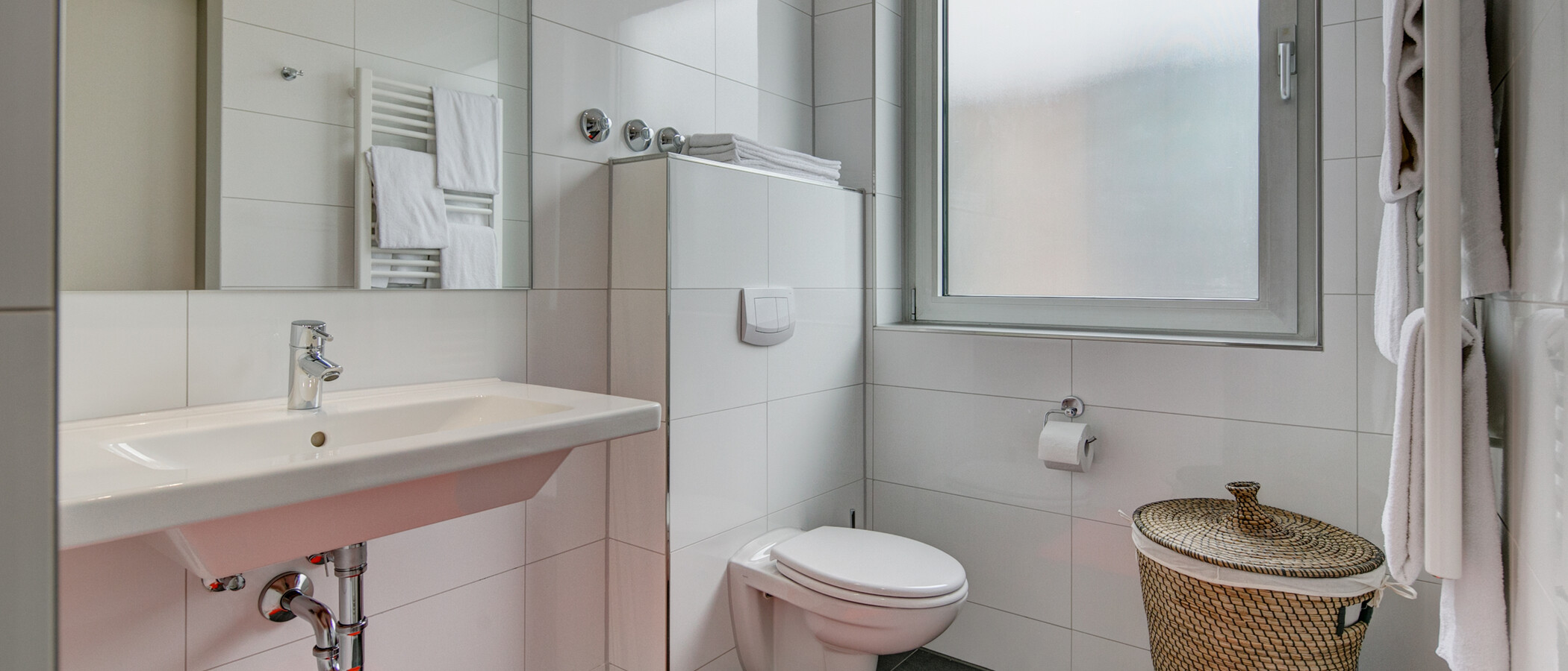 apartment Ismaning 03 bathroom 9330