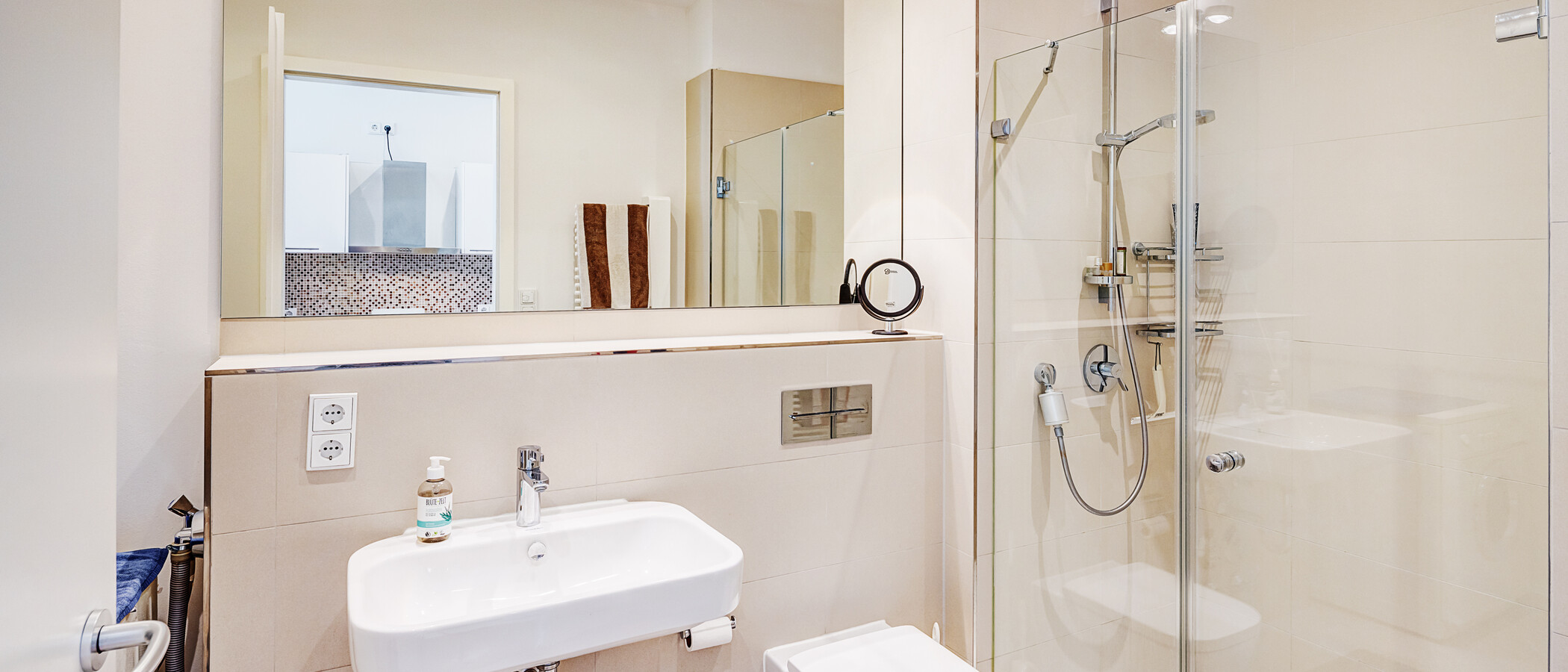 apartment München Ludwigsvorstadt 02 bathroom 9337