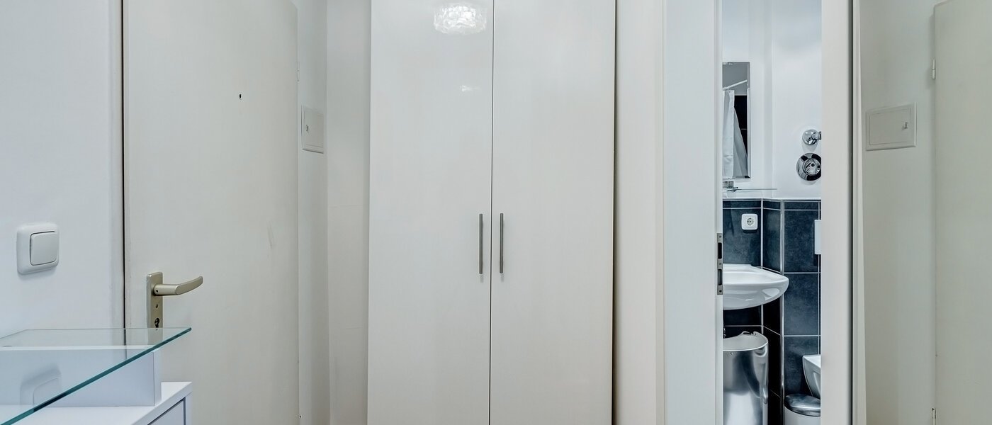 apartment München Moosach 01 hall 9358