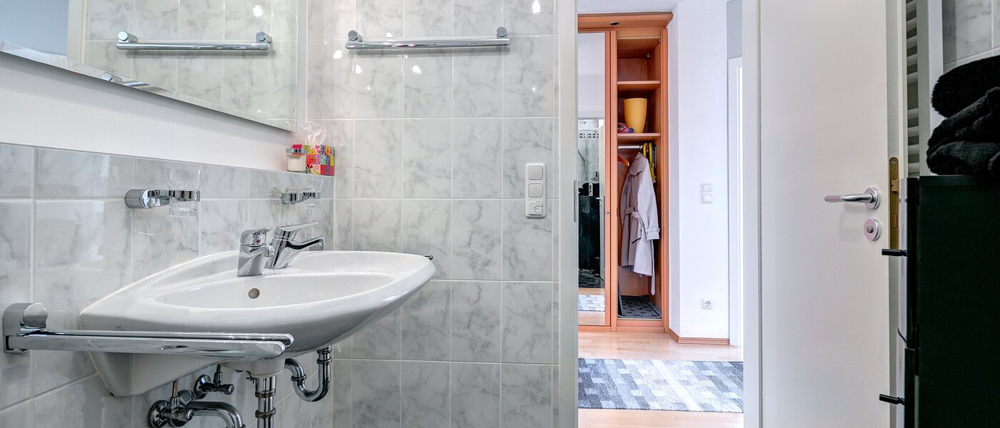 apartment Starnberg 02 bathroom 9375
