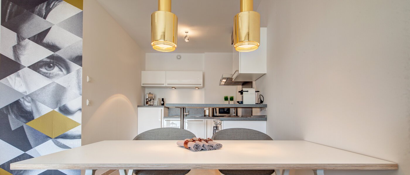 apartment München Schwanthalerhöhe 01 dining 9378