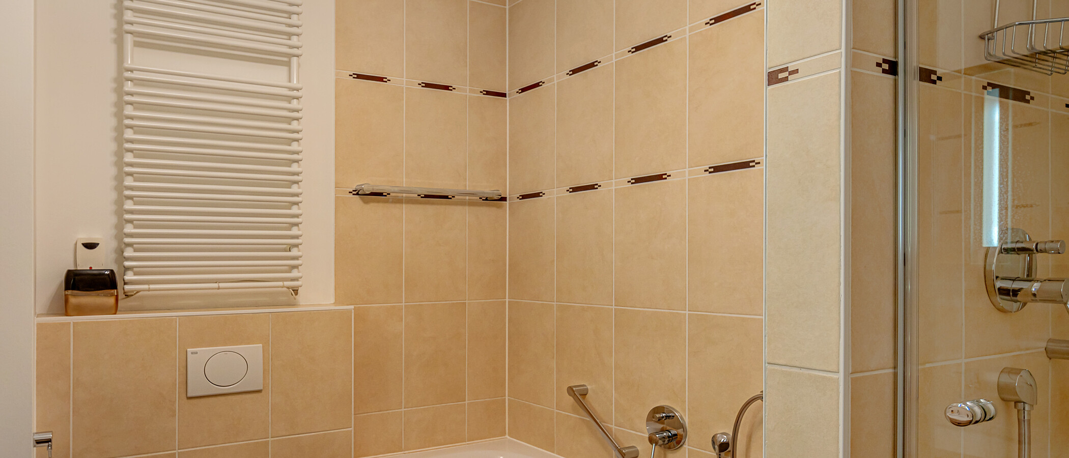 apartment München Haidhausen 03 1. bathroom 9391
