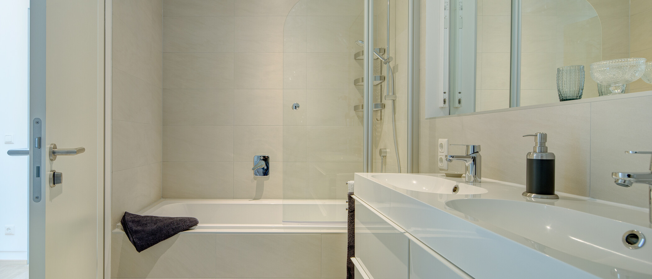 apartment München Maxvorstadt - Westen 01 bathroom 9408