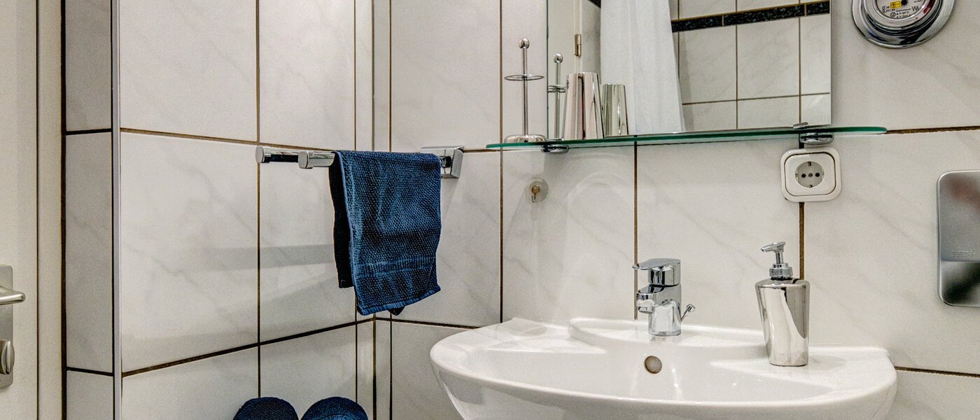 apartment München Maxvorstadt - Universitätsviertel 01 bathroom 9416