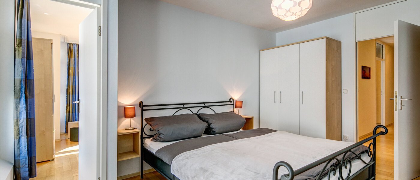 apartment München Maxvorstadt - Universitätsviertel 04 sleeping area 9416