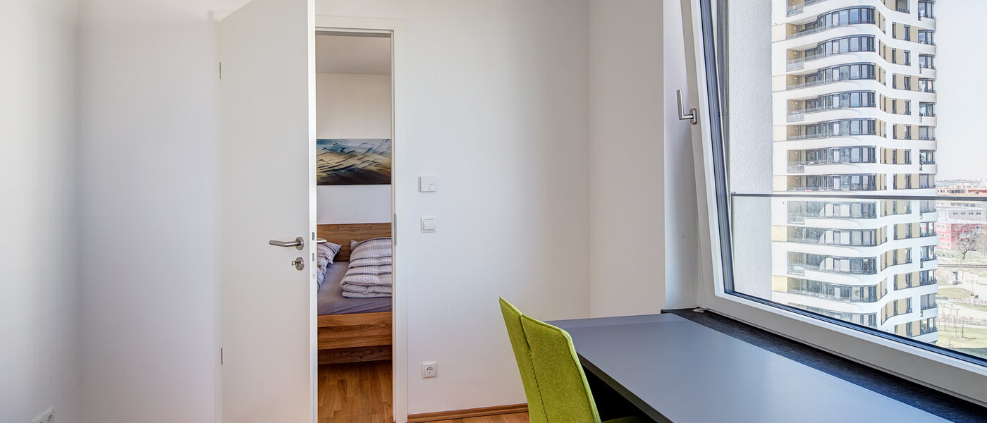 apartment München Obersendling 01 office area 9445