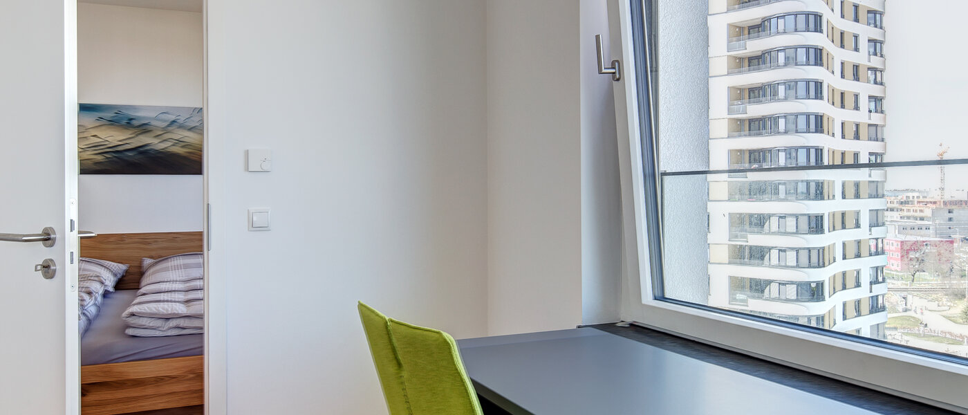 apartment München Obersendling 02 office area 9445