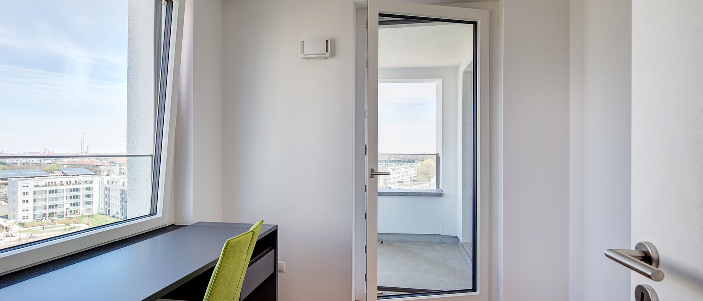 apartment München Obersendling 03 office area 9445