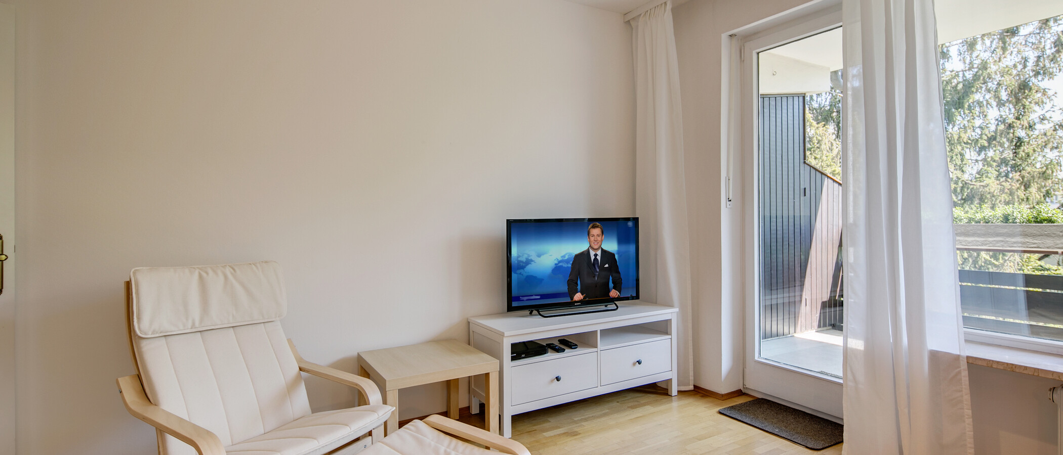 apartment München Schwabing (rechts der Leopoldstraße) 02 living room 9457
