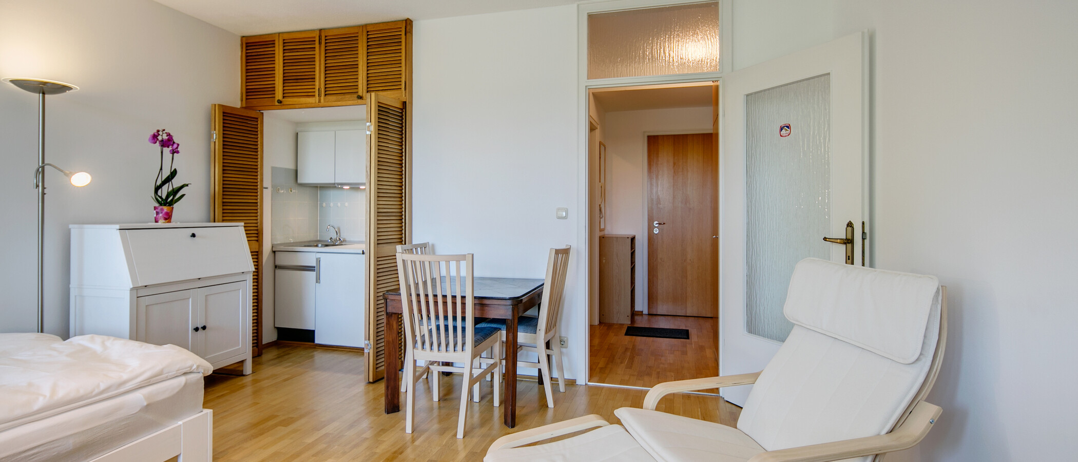 apartment München Schwabing (rechts der Leopoldstraße) 04 living room 9457