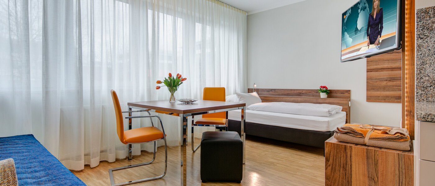 apartment Ismaning 03 living room 9506