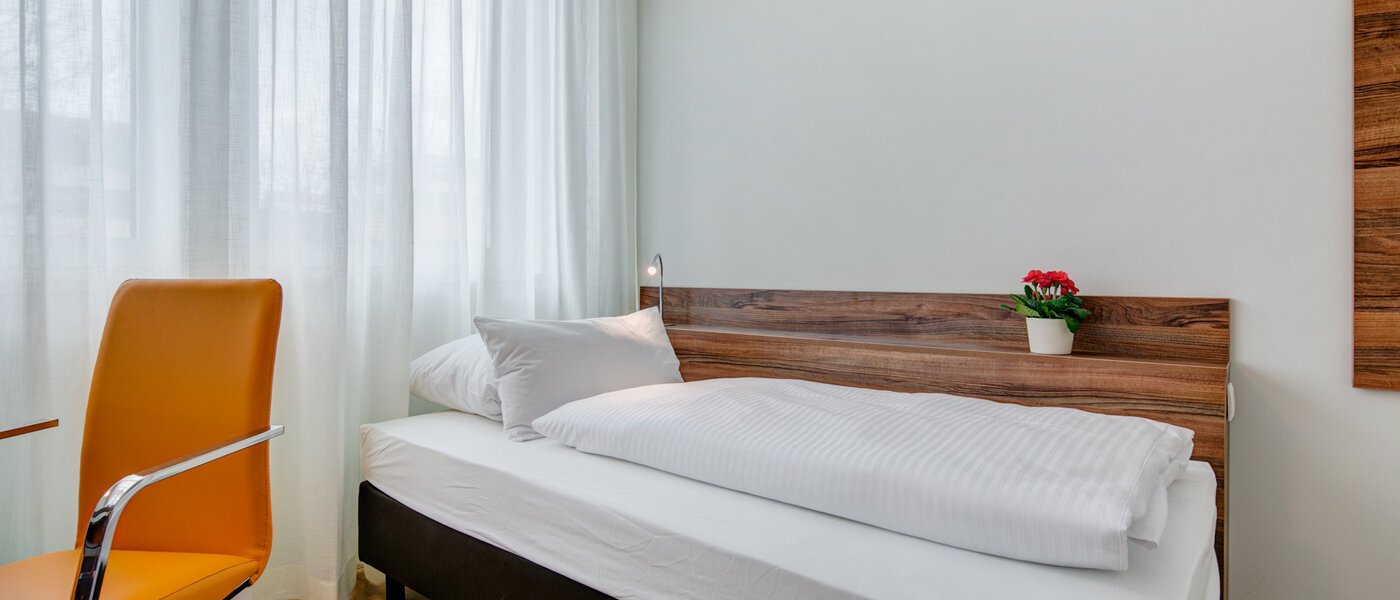 apartment Ismaning 01 sleeping area 9506