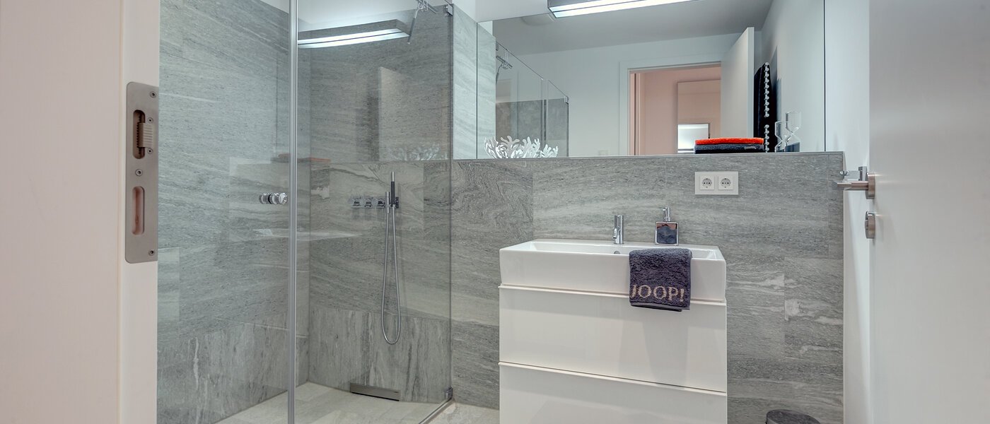 apartment München Schwabing (rechts der Leopoldstraße) 01 bathroom 9521