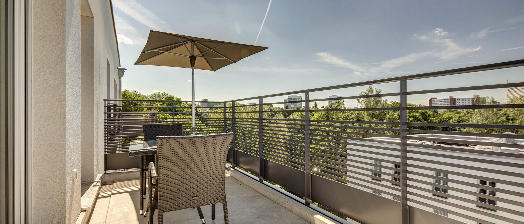 apartment München Bogenhausen 01 balcony 9524