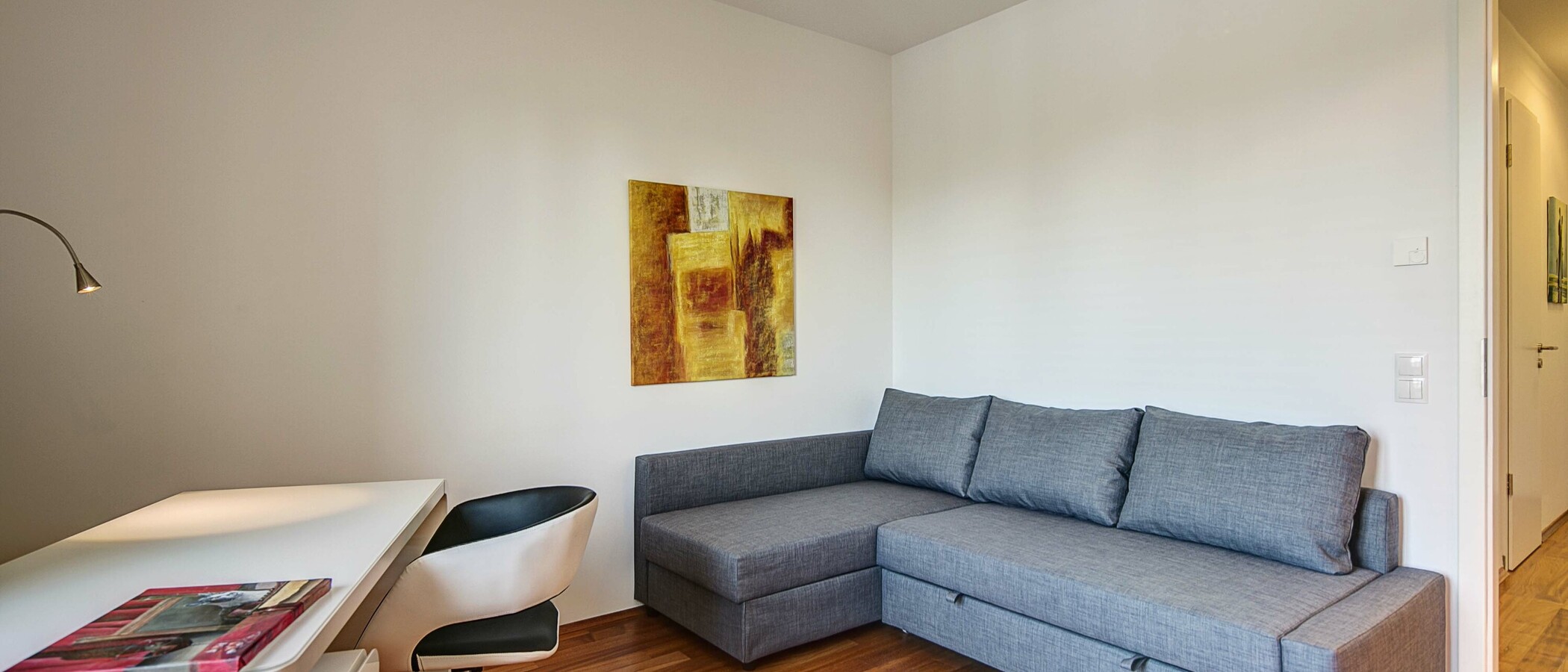 apartment München Bogenhausen 02 guest room 9524