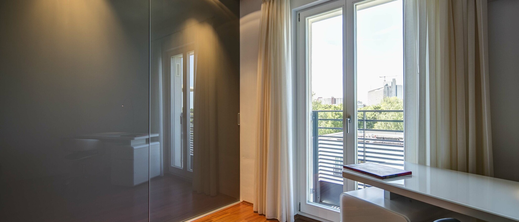 apartment München Bogenhausen 04 guest room 9524