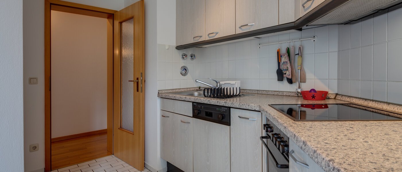 apartment München Schwabing (links der Leopoldstraße) 03 kitchen 9548