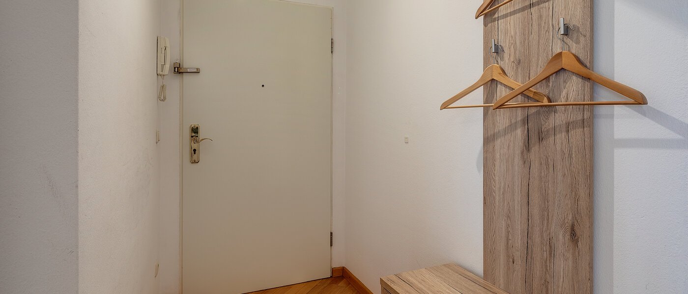 apartment München Schwabing (links der Leopoldstraße) 02 hall 9548