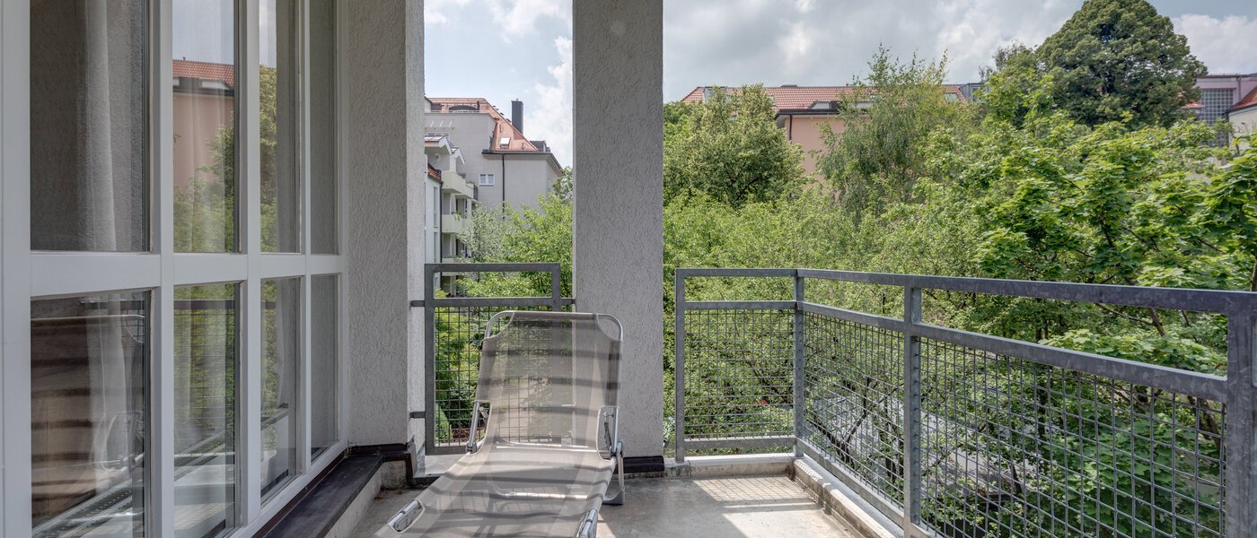 apartment München Schwabing (links der Leopoldstraße) 02 balcony 9548
