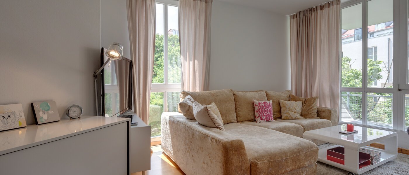 apartment München Schwabing (links der Leopoldstraße) 02 living room 9548
