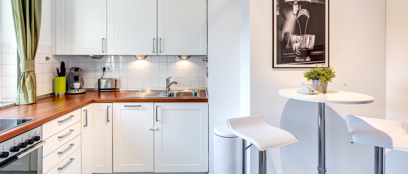 apartment München Schwabing-Nord (zw. Leopoldstraße & Englischen Garten) 02 kitchen 9573