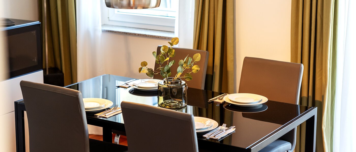 apartment München Schwabing-Nord (zw. Leopoldstraße & Englischen Garten) 02 living area 9573