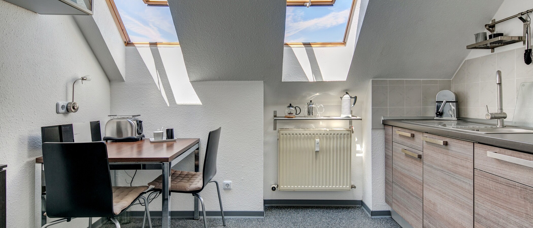 attic apartment München Haidhausen 01 kitchen 9579