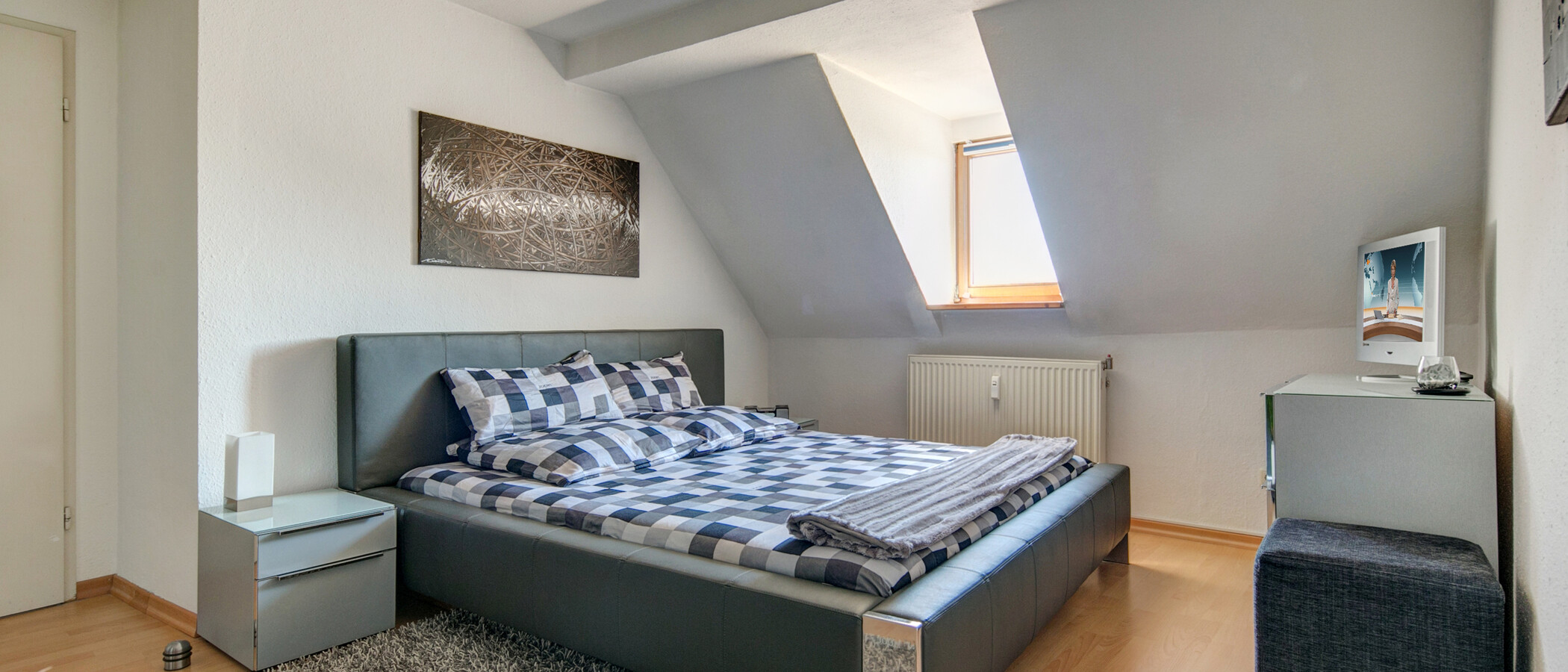 attic apartment München Haidhausen 01 sleeping area 9579